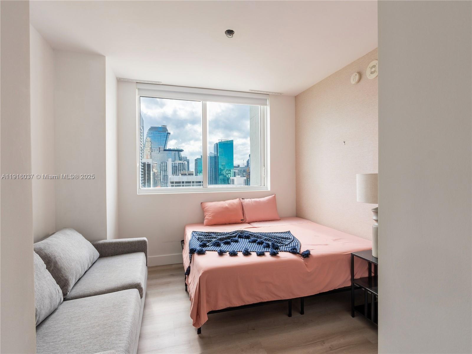 244 Biscayne Blvd #3703, Miami FL 33132