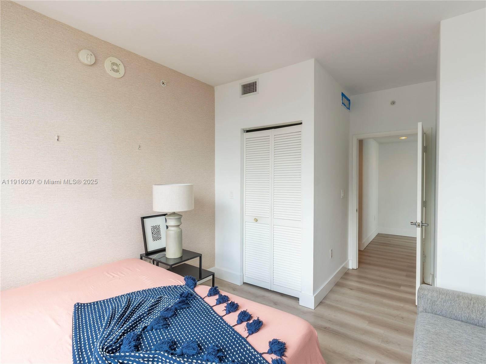244 Biscayne Blvd #3703, Miami FL 33132