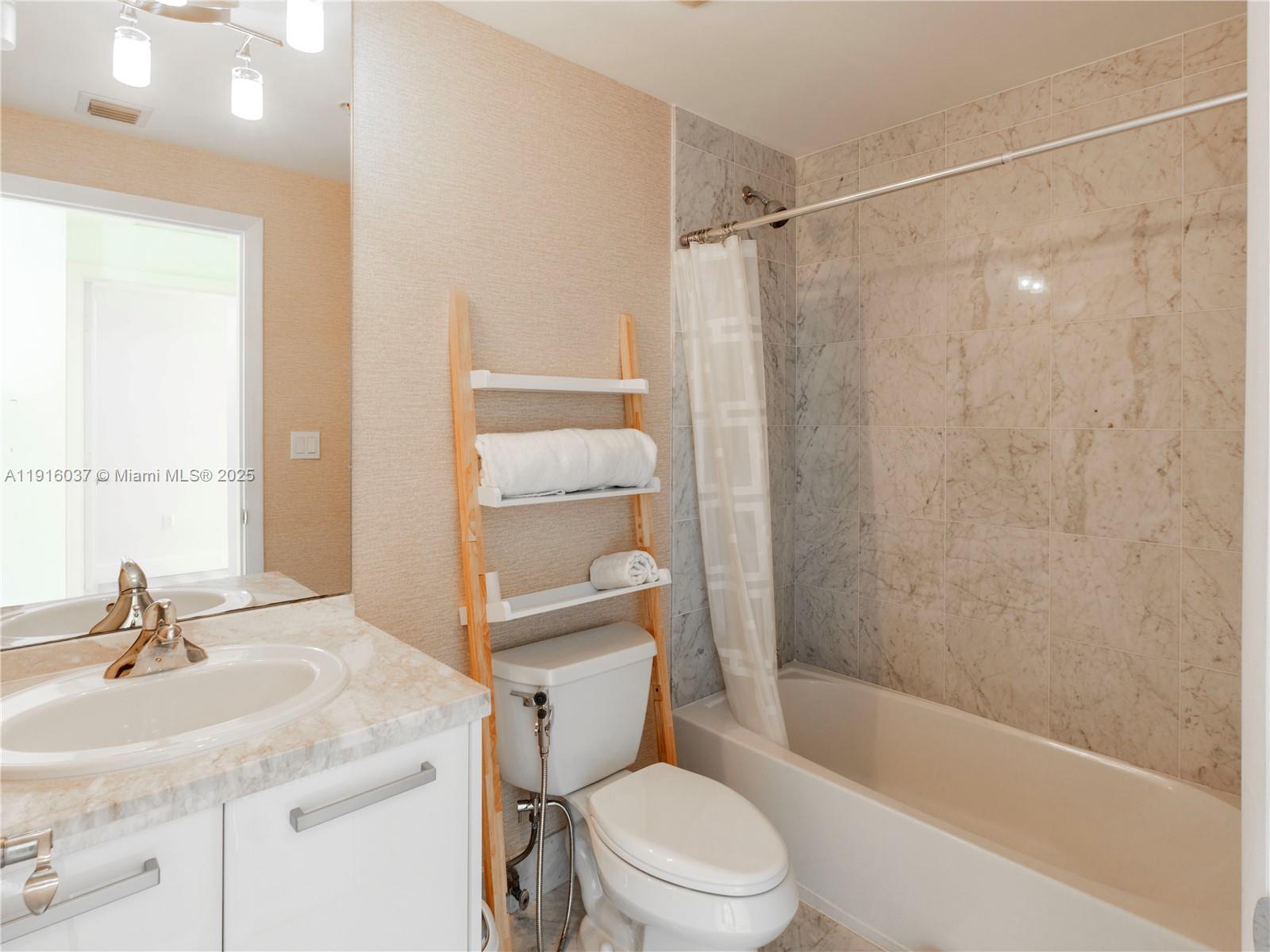 244 Biscayne Blvd #3703, Miami FL 33132