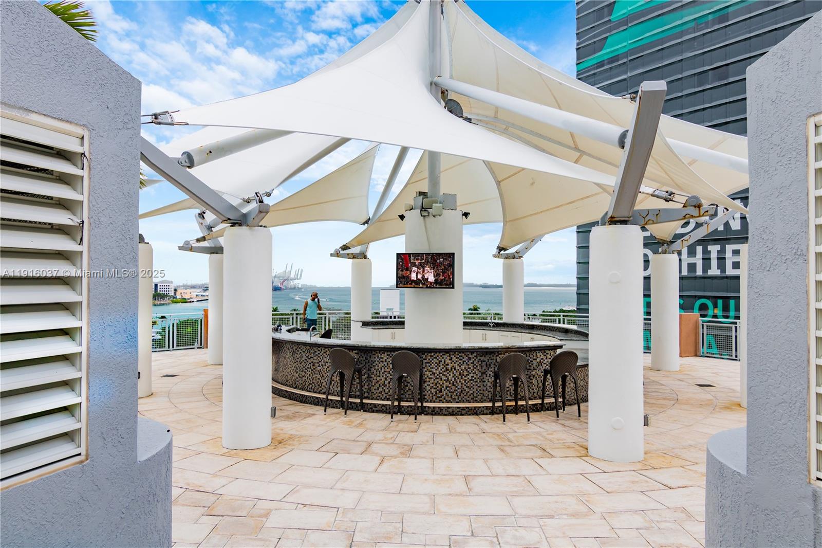 244 Biscayne Blvd #3703, Miami FL 33132