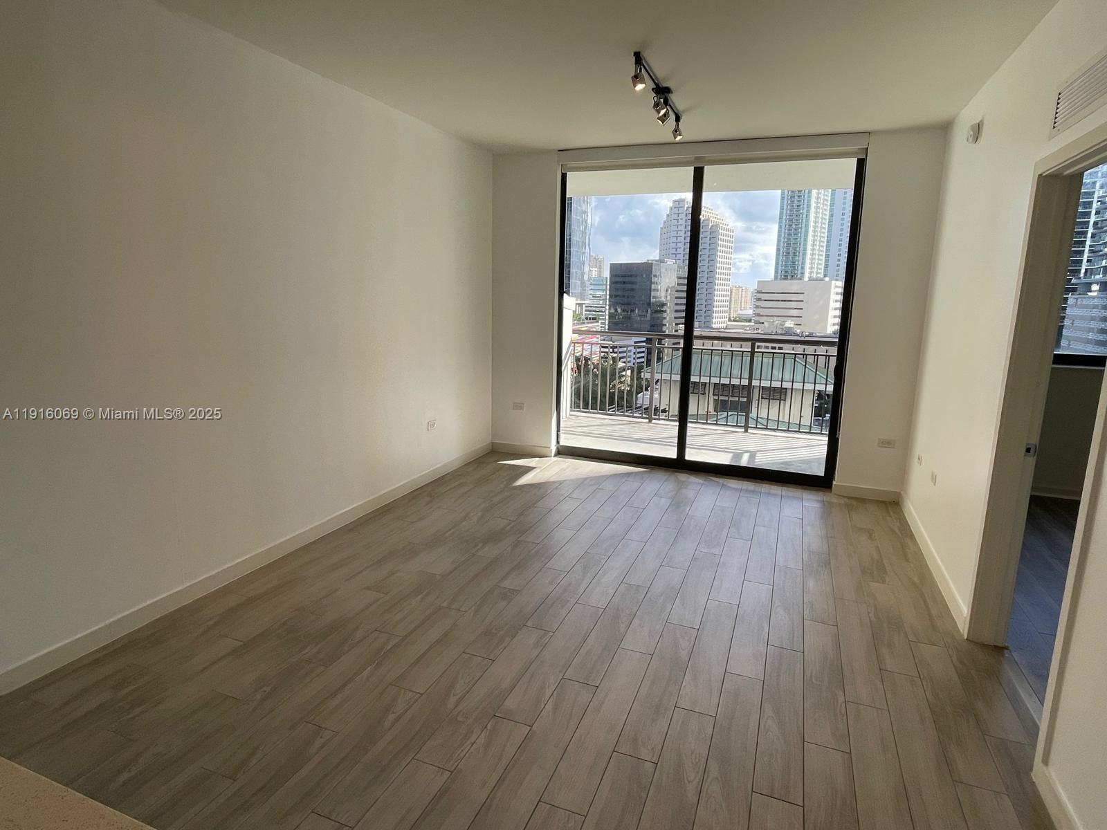 999 SW 1st Ave #1508, Miami FL 33130