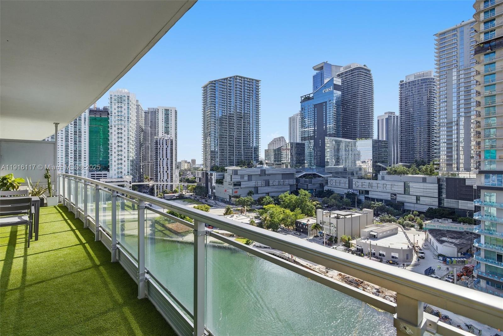 92 SW 3rd St #1604, Miami FL 33130