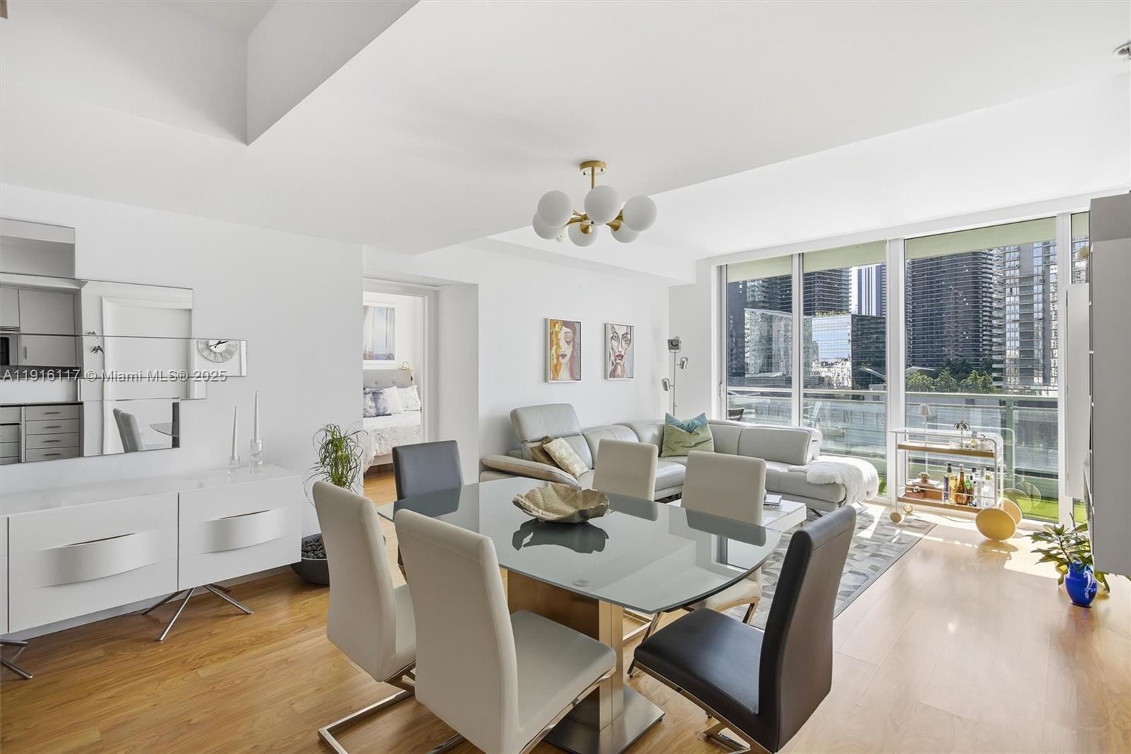 92 SW 3rd St #1604, Miami FL 33130