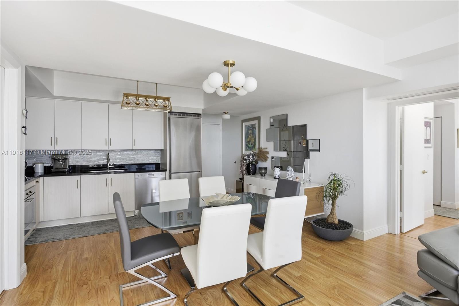 92 SW 3rd St #1604, Miami FL 33130