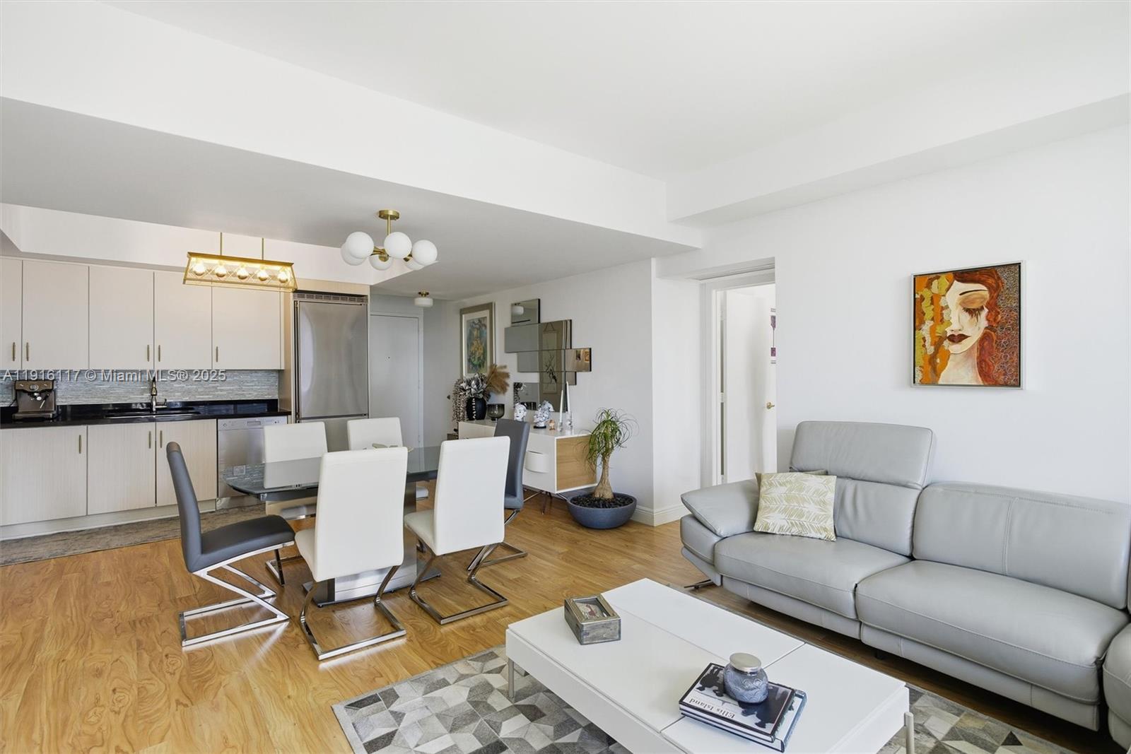 92 SW 3rd St #1604, Miami FL 33130
