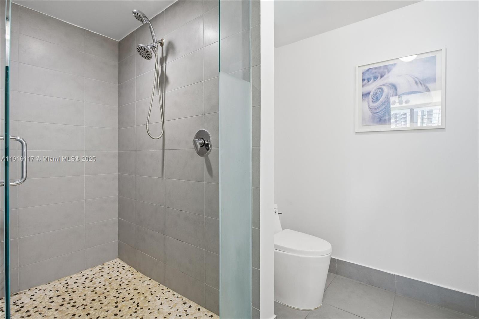 92 SW 3rd St #1604, Miami FL 33130