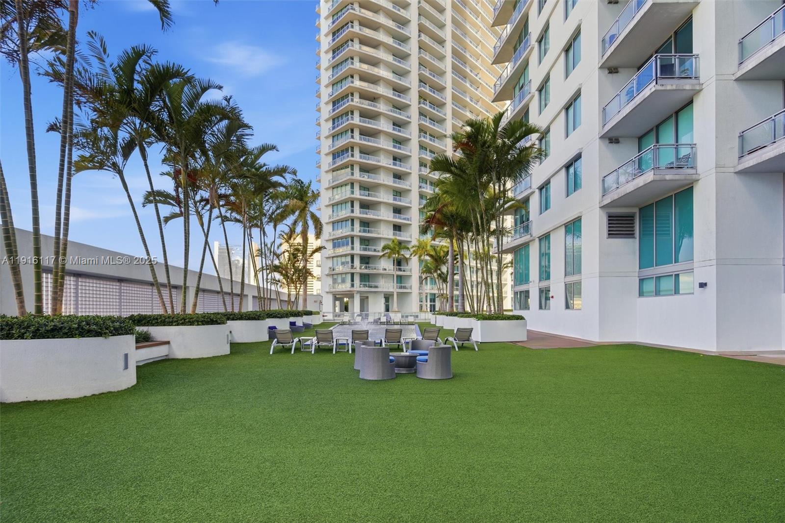 92 SW 3rd St #1604, Miami FL 33130