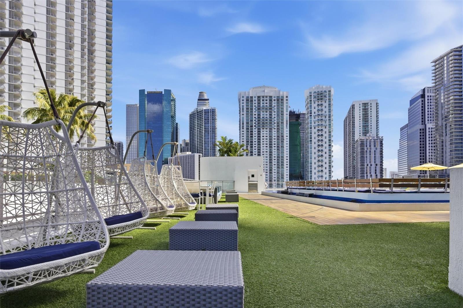 92 SW 3rd St #1604, Miami FL 33130