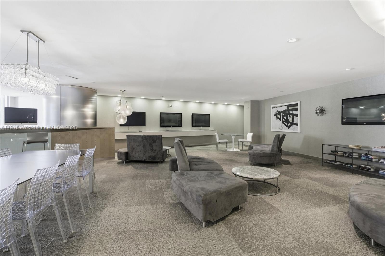 92 SW 3rd St #1604, Miami FL 33130