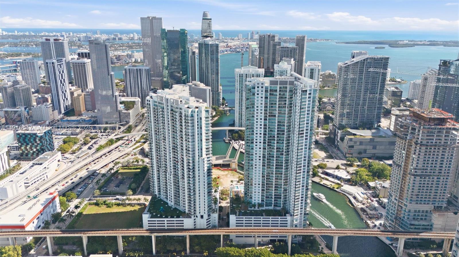 92 SW 3rd St #1604, Miami FL 33130