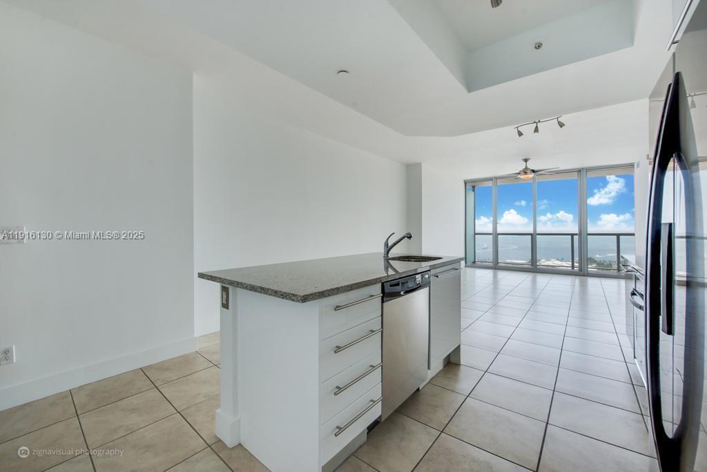 888 Biscayne Blvd #2905, Miami FL 33132