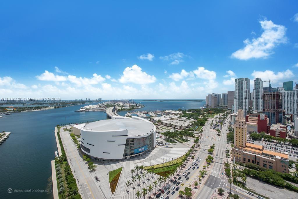 888 Biscayne Blvd #2905, Miami FL 33132