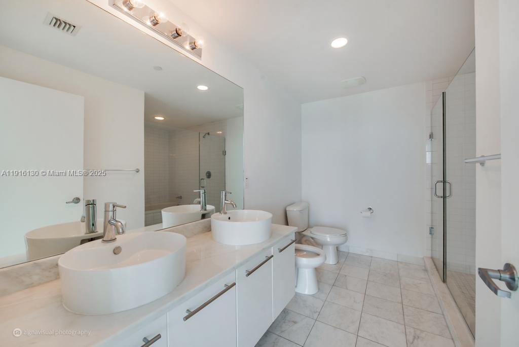 888 Biscayne Blvd #2905, Miami FL 33132