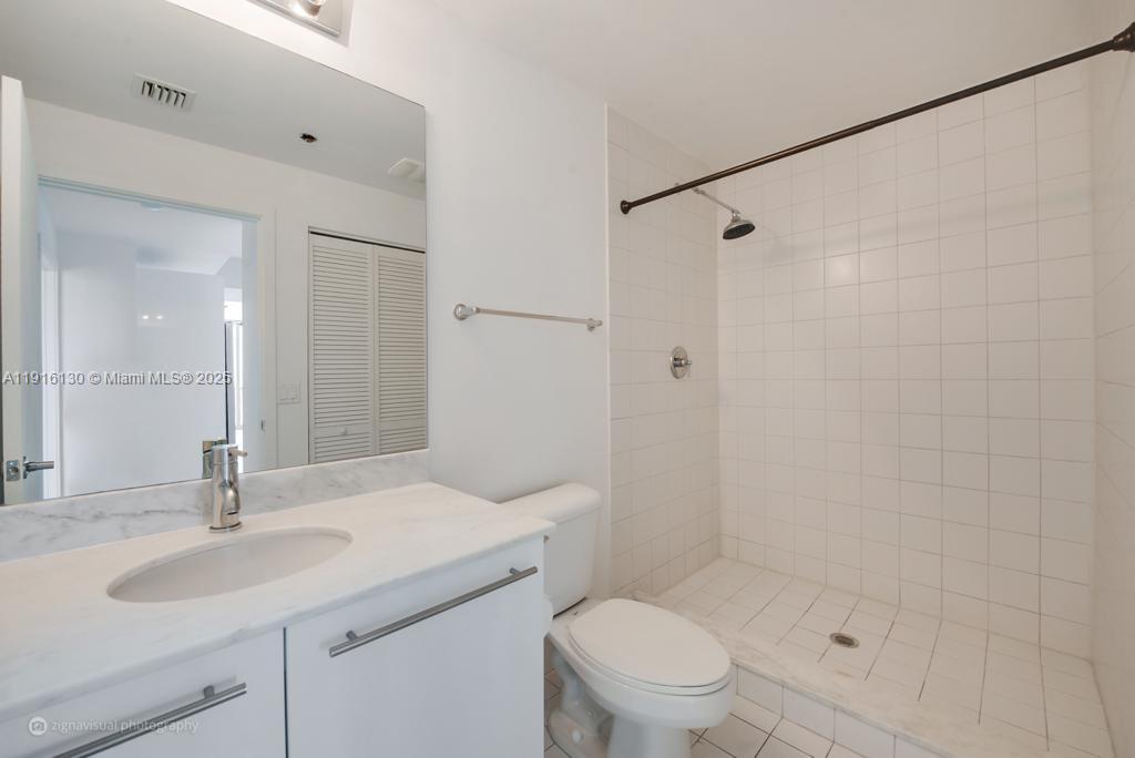 888 Biscayne Blvd #2905, Miami FL 33132