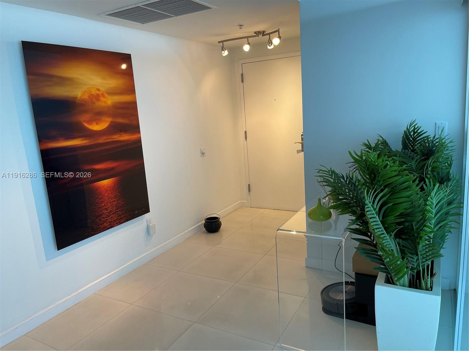 335 S Biscayne Blvd #1209, Miami FL 33131
