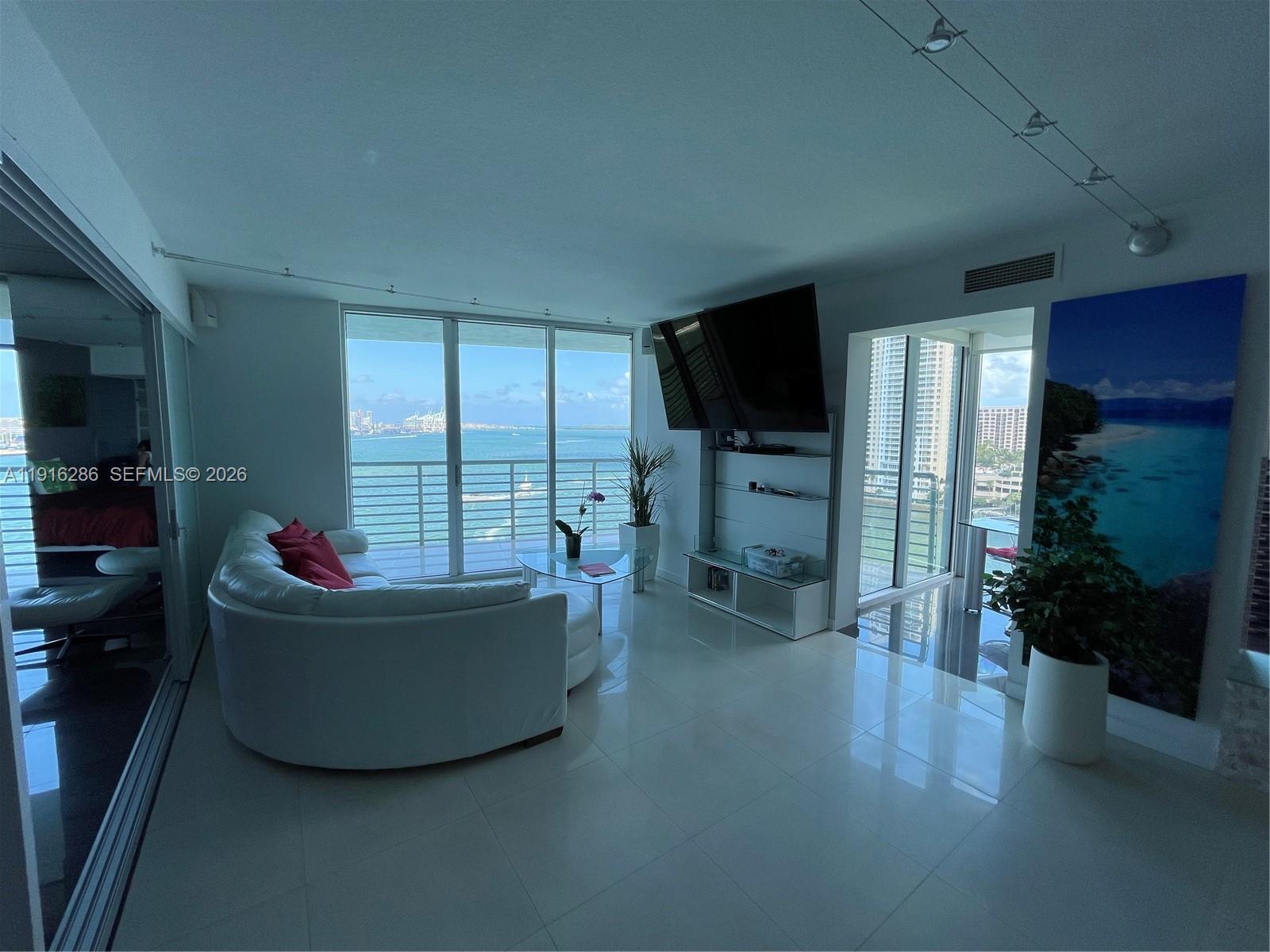 335 S Biscayne Blvd #1209, Miami FL 33131