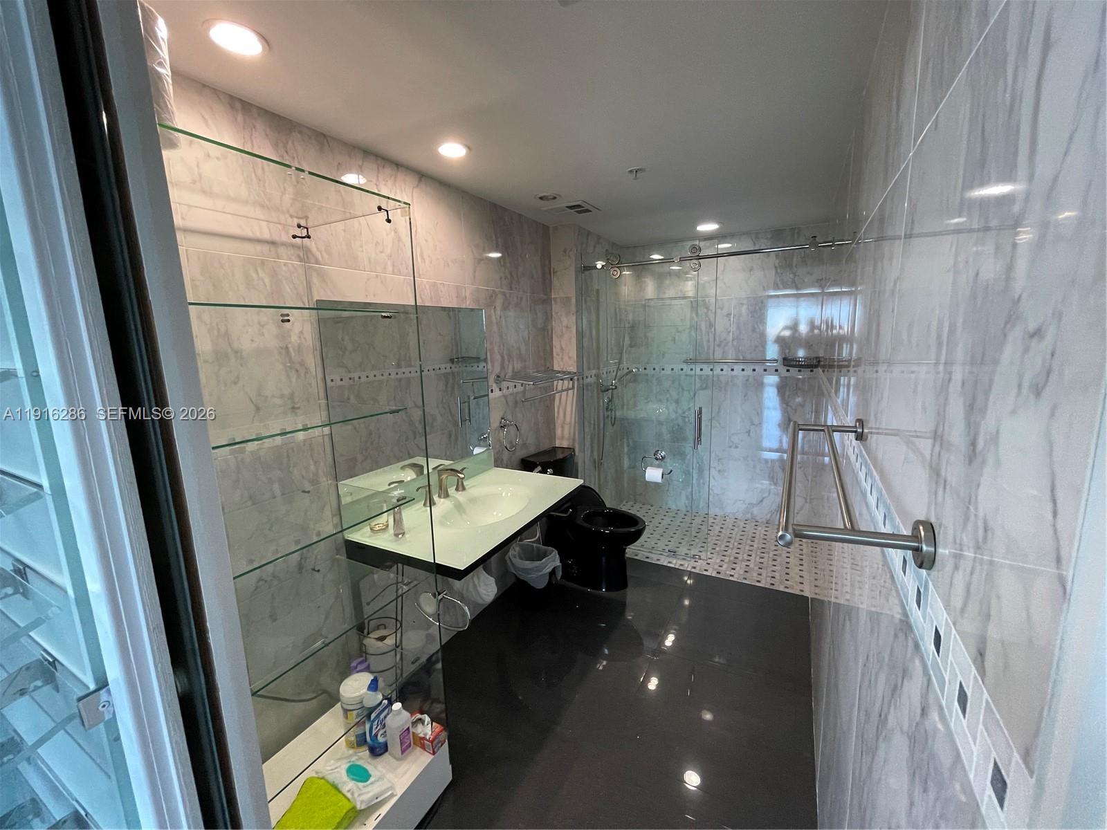 335 S Biscayne Blvd #1209, Miami FL 33131