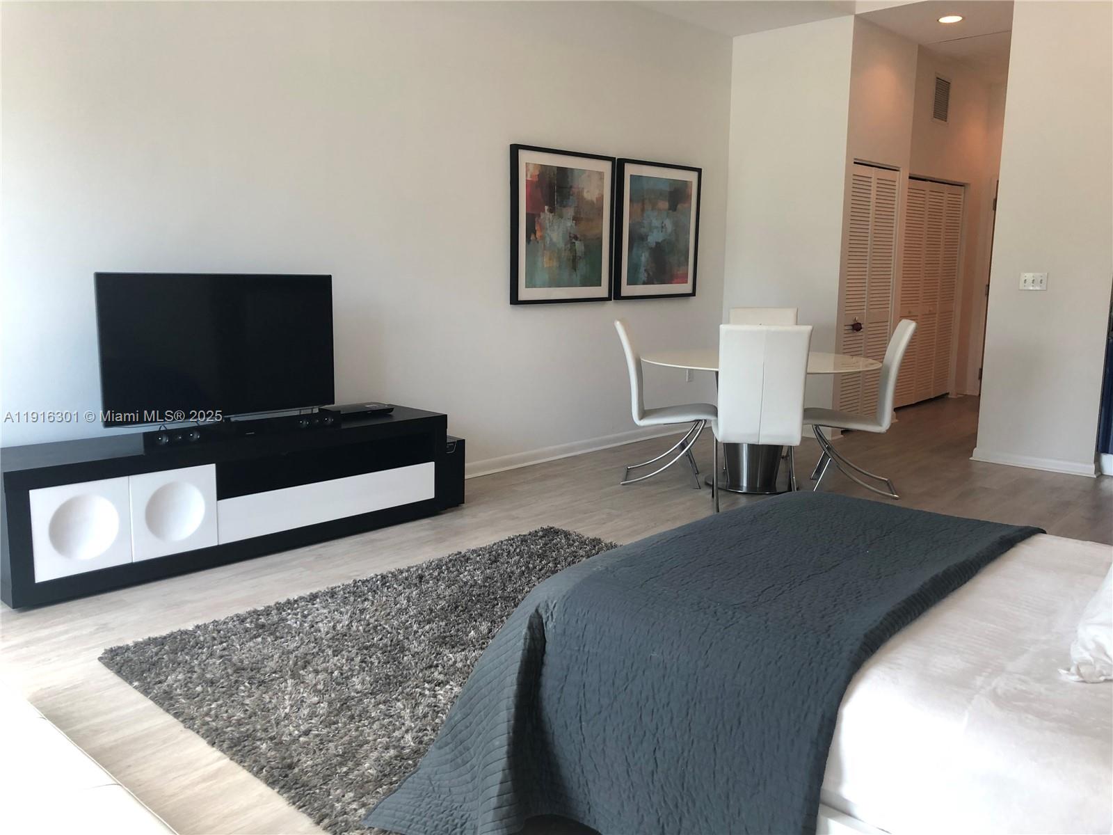 253 NE 2nd St #233, Miami FL 33132