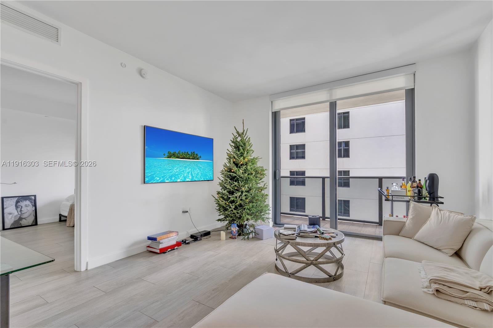 55 SW 9th St #2610, Miami FL 33130