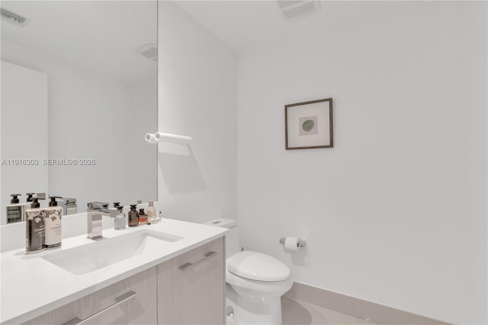 55 SW 9th St #2610, Miami FL 33130