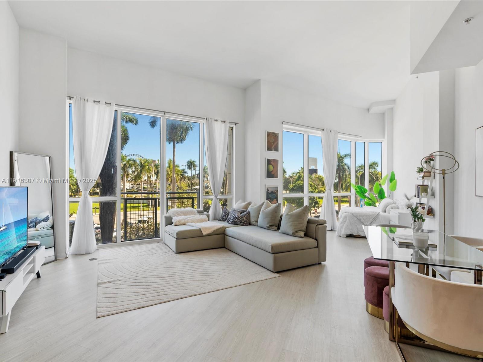 253 NE 2nd St #229, Miami FL 33132