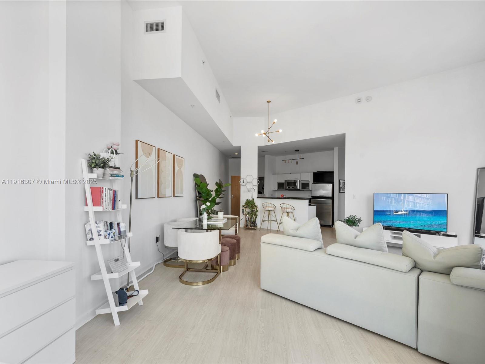 253 NE 2nd St #229, Miami FL 33132