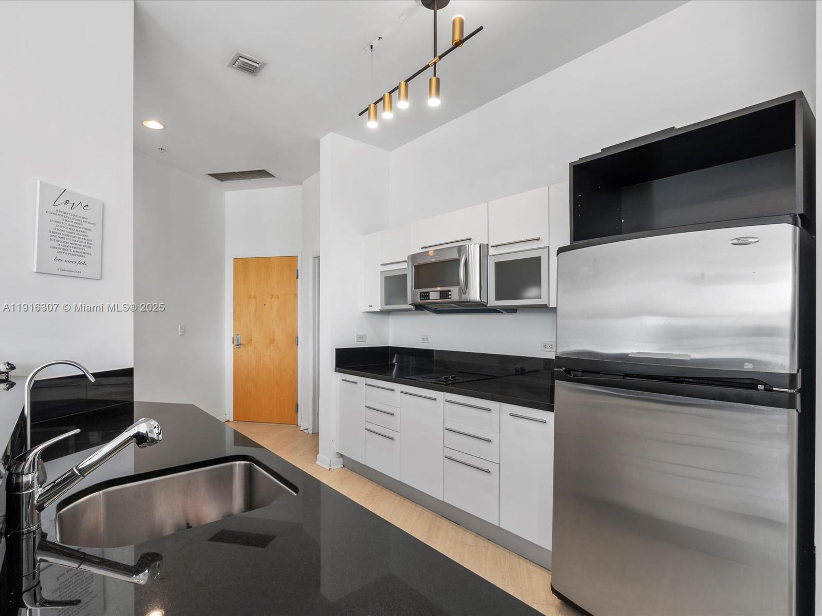 253 NE 2nd St #229, Miami FL 33132