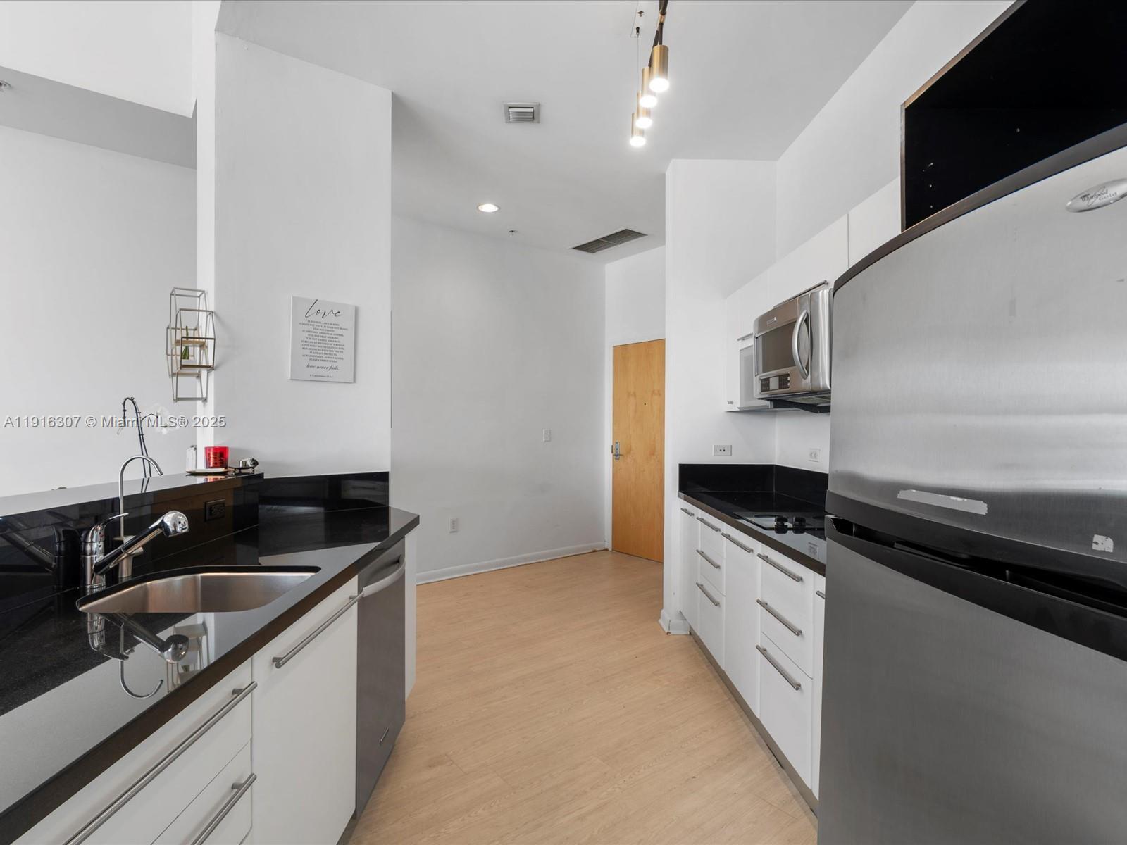 253 NE 2nd St #229, Miami FL 33132