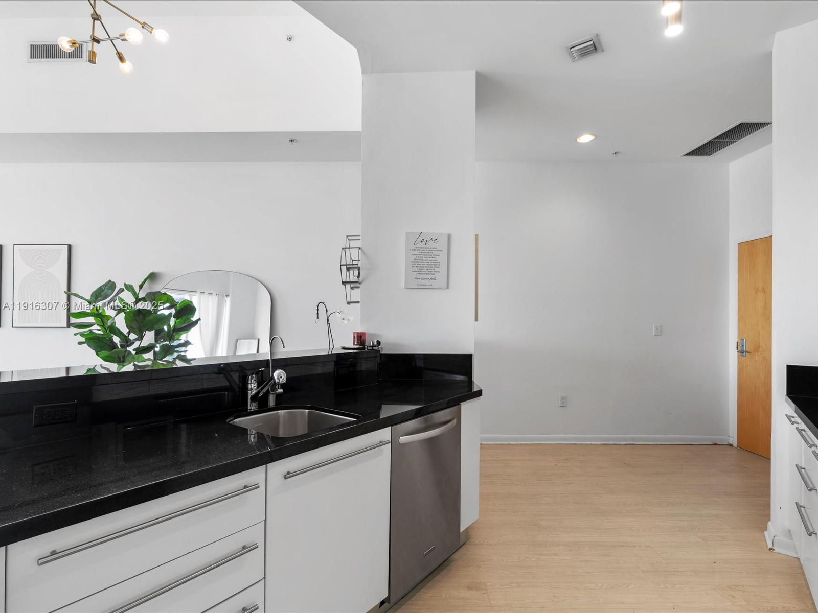 253 NE 2nd St #229, Miami FL 33132