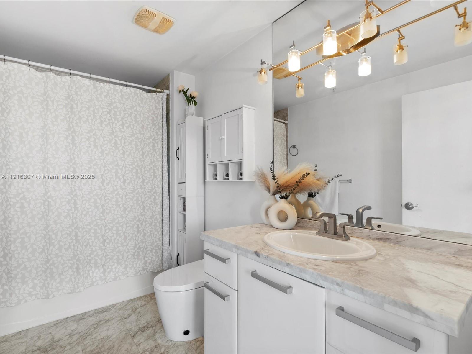 253 NE 2nd St #229, Miami FL 33132