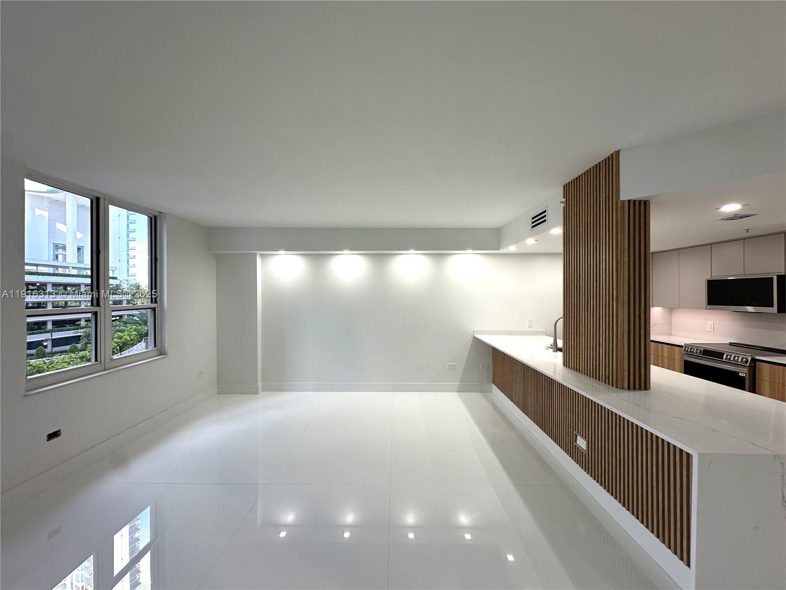 701 Brickell Key Blvd #507, Miami FL 33131