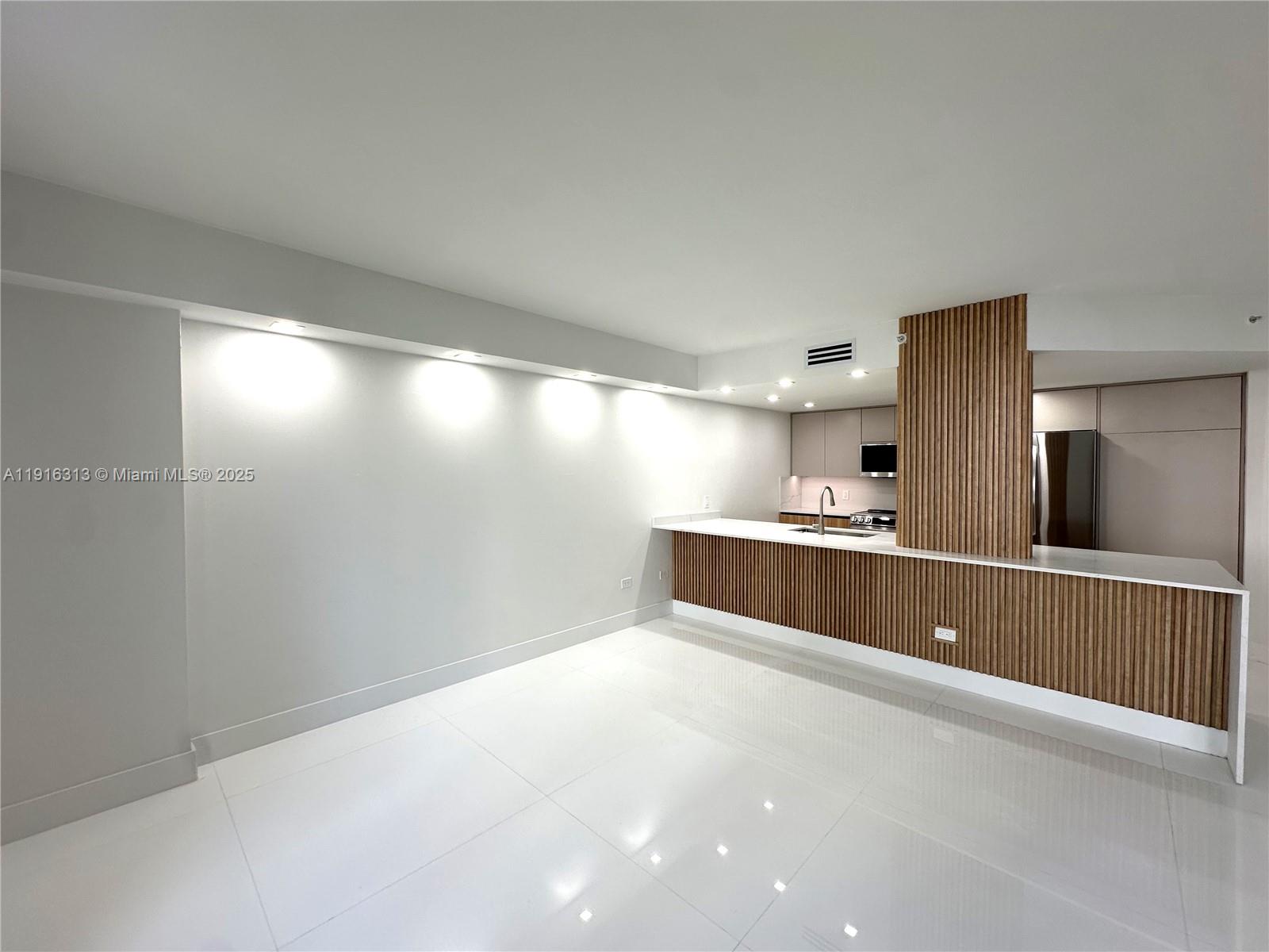 701 Brickell Key Blvd #507, Miami FL 33131