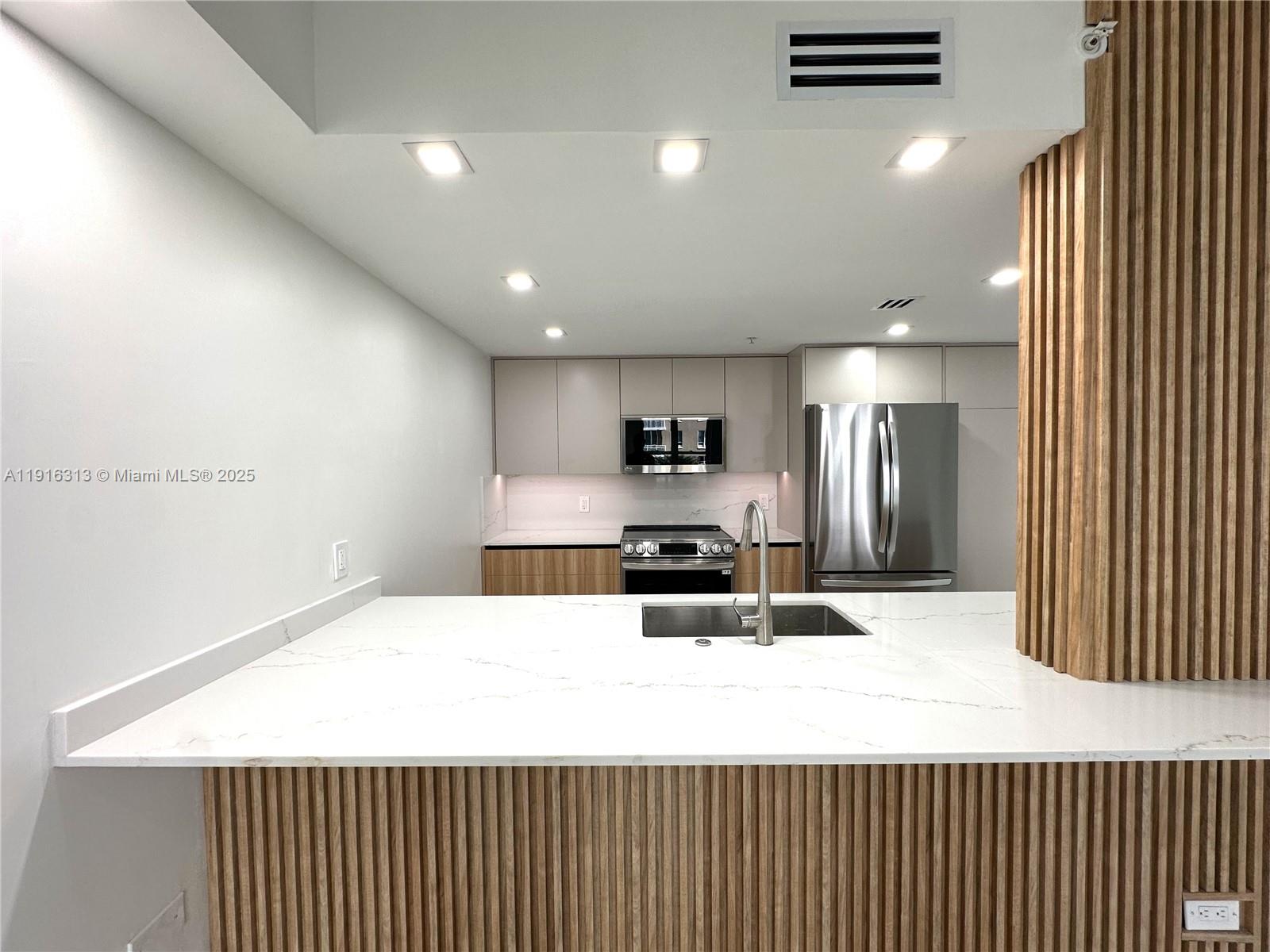 701 Brickell Key Blvd #507, Miami FL 33131