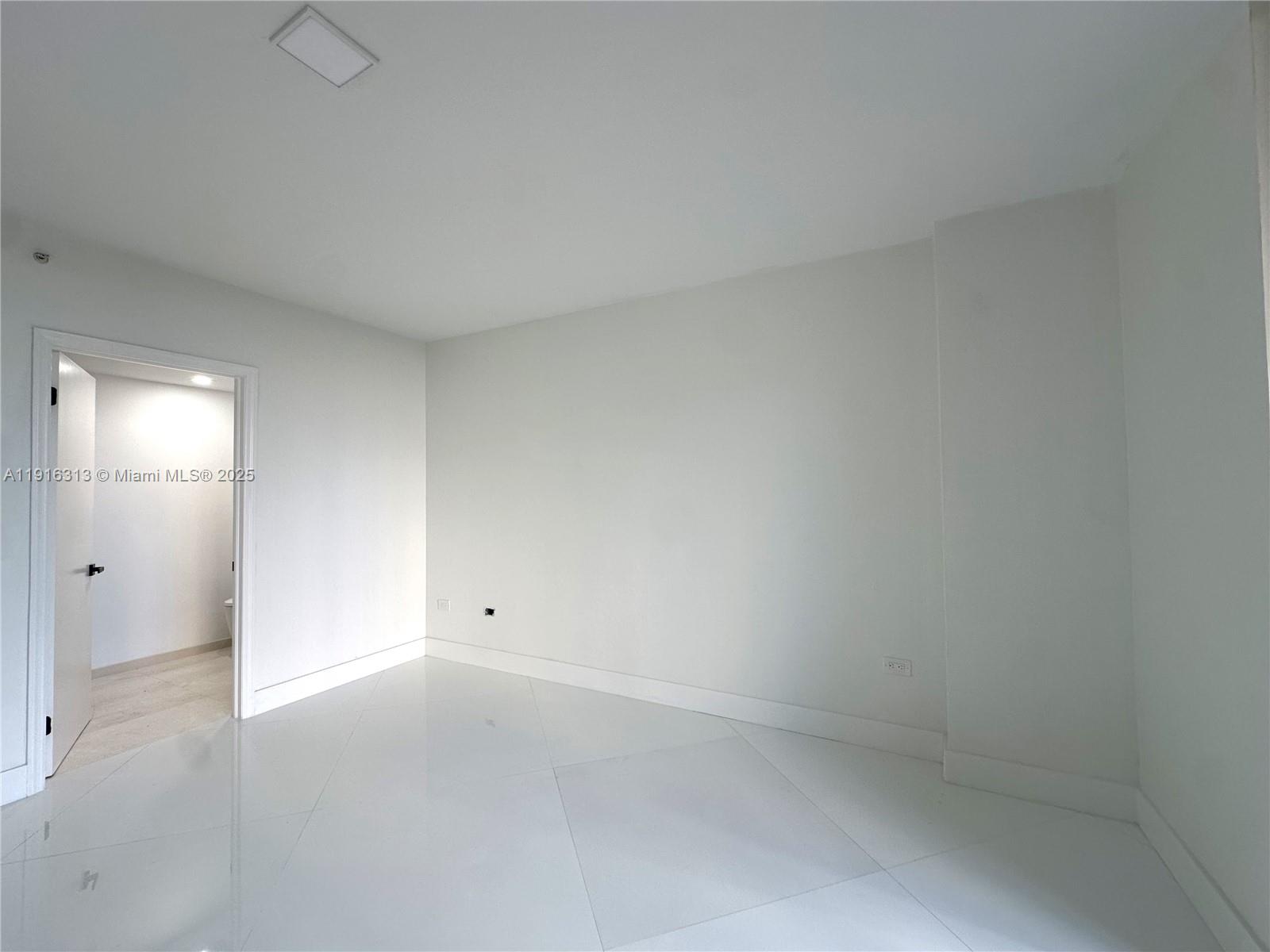 701 Brickell Key Blvd #507, Miami FL 33131