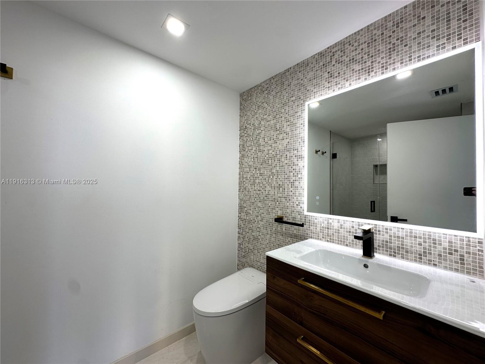701 Brickell Key Blvd #507, Miami FL 33131