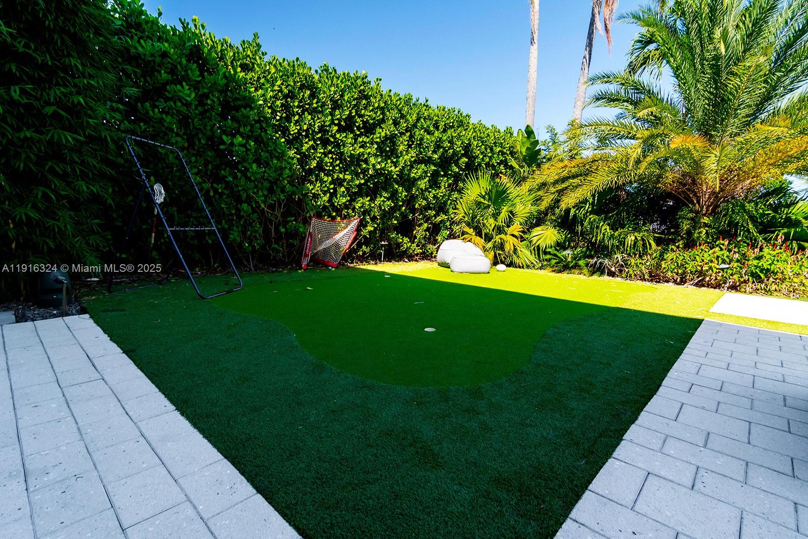 10151 SW 3rd St, Plantation FL 33324
