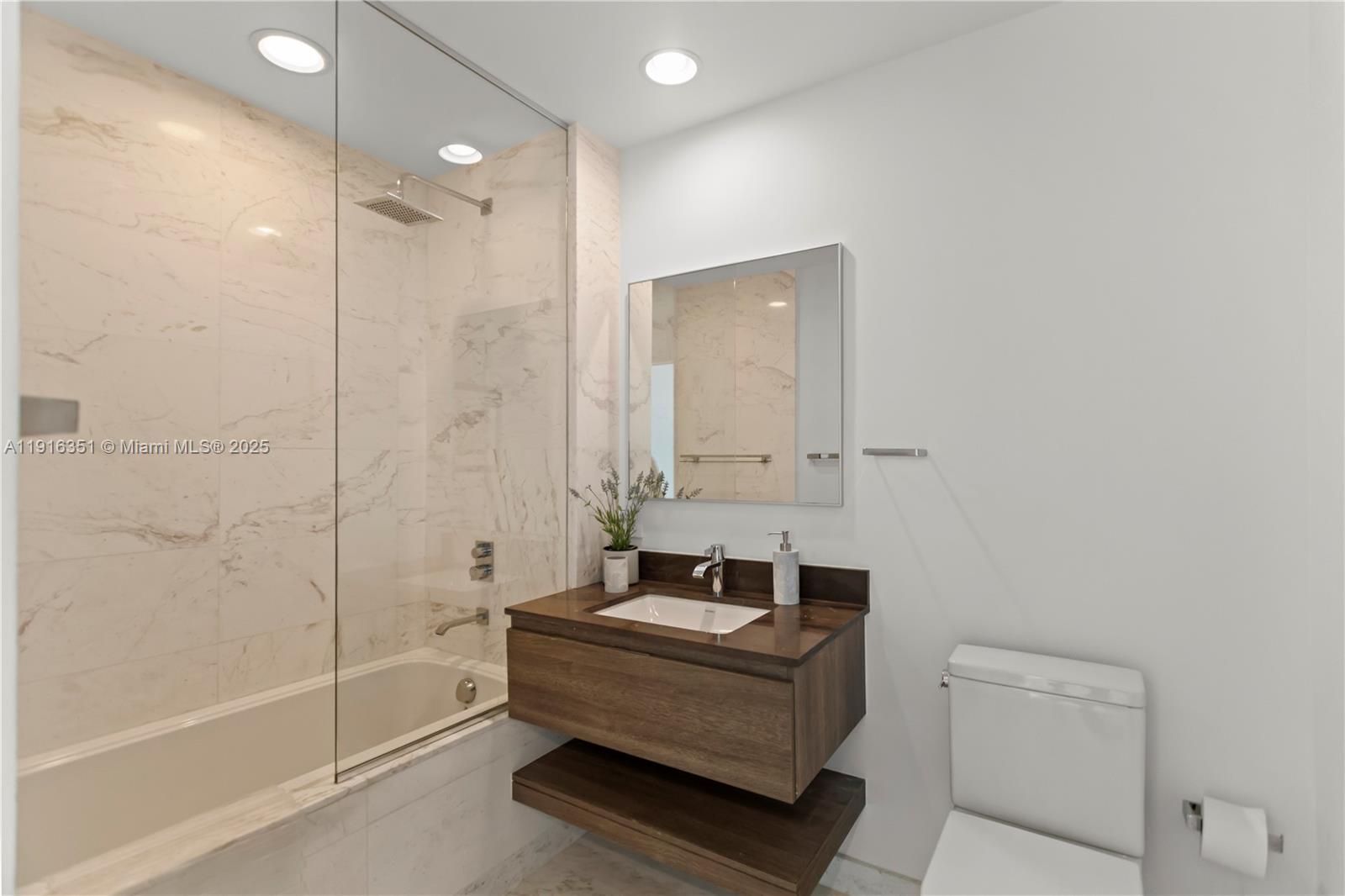 350 Ocean Dr #904N, Key Biscayne FL 33149