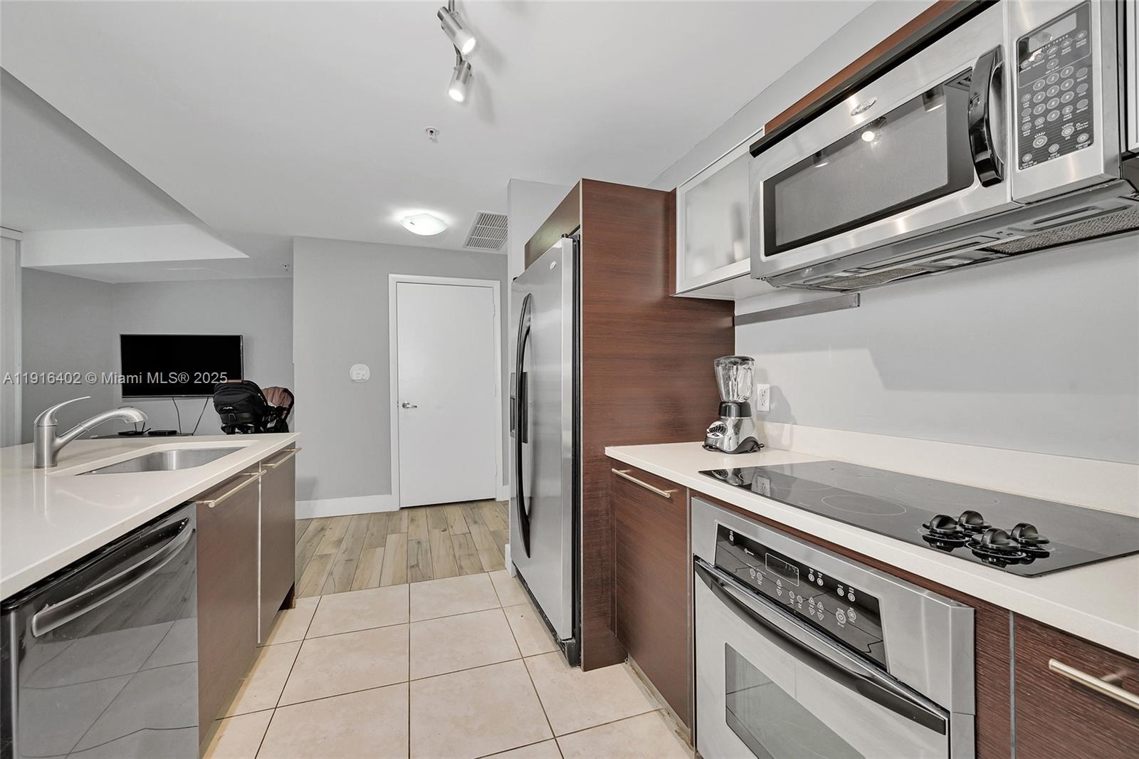 1900 N Bayshore Dr #4019, Miami FL 33132