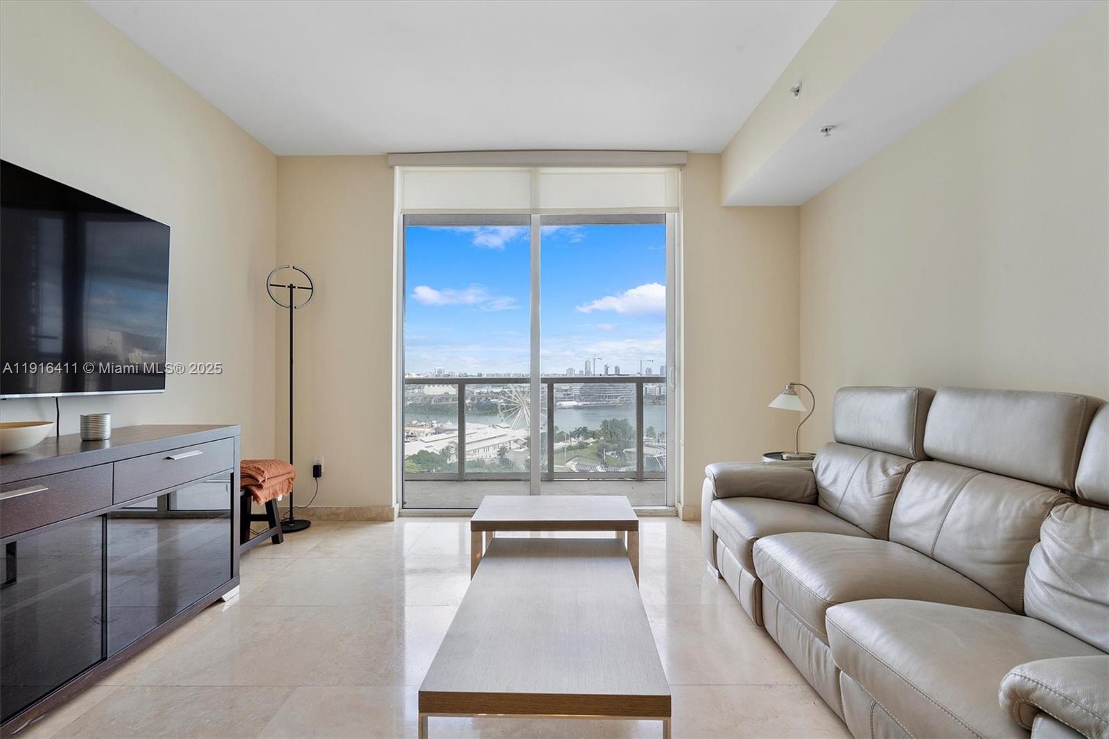 253 NE 2nd St #1803, Miami FL 33132