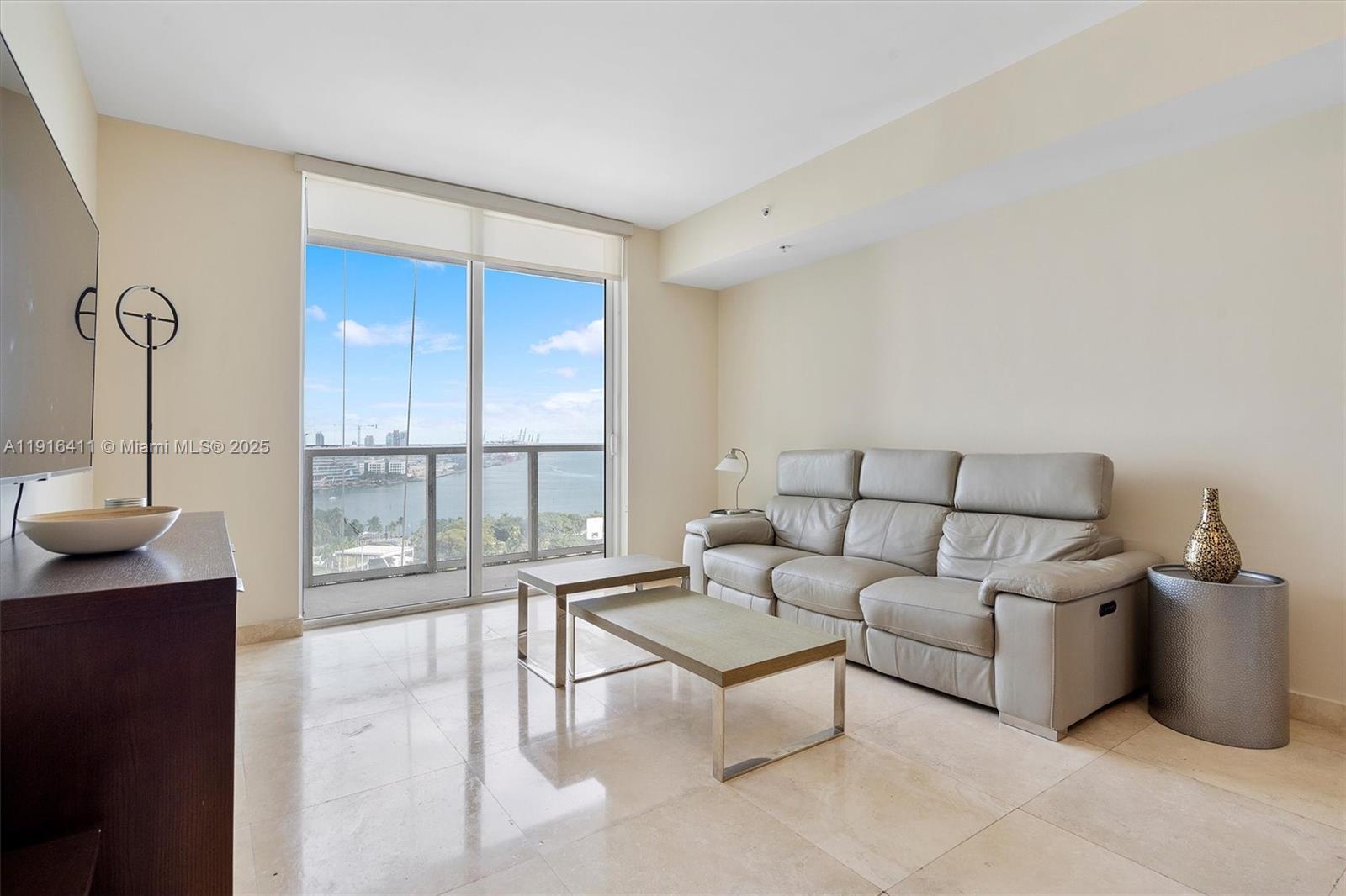 253 NE 2nd St #1803, Miami FL 33132