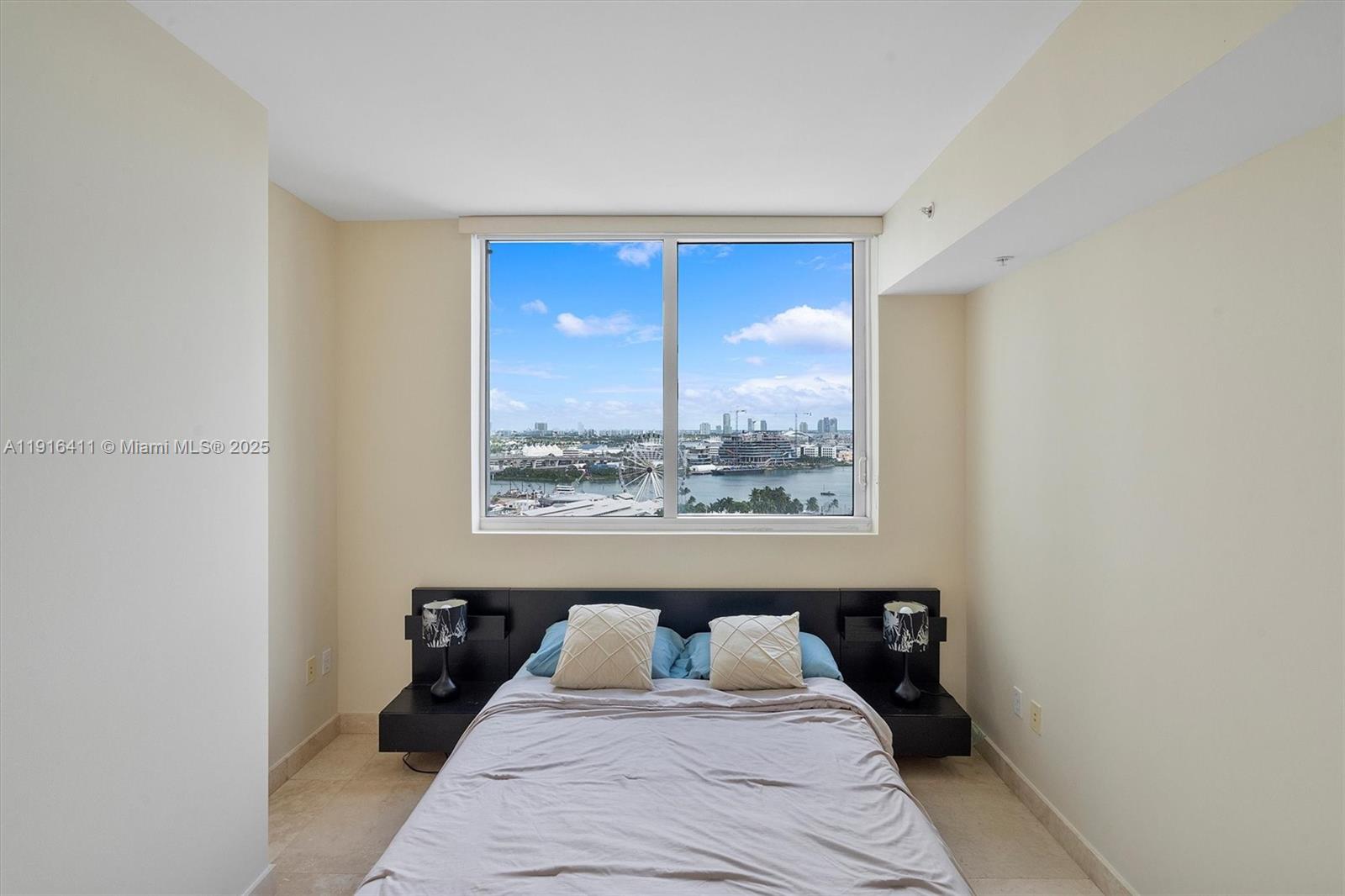253 NE 2nd St #1803, Miami FL 33132