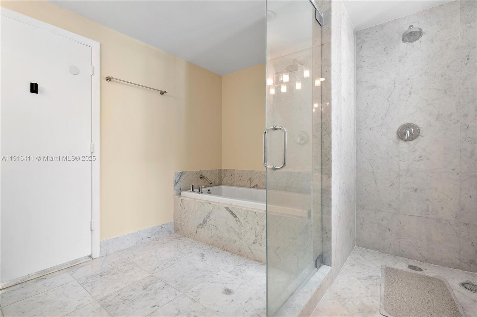 253 NE 2nd St #1803, Miami FL 33132