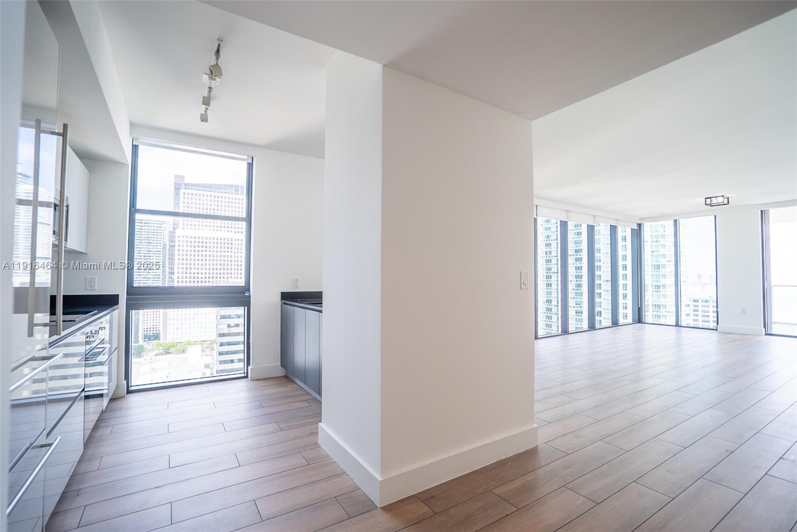 1010 Brickell Ave #2201, Miami FL 33131
