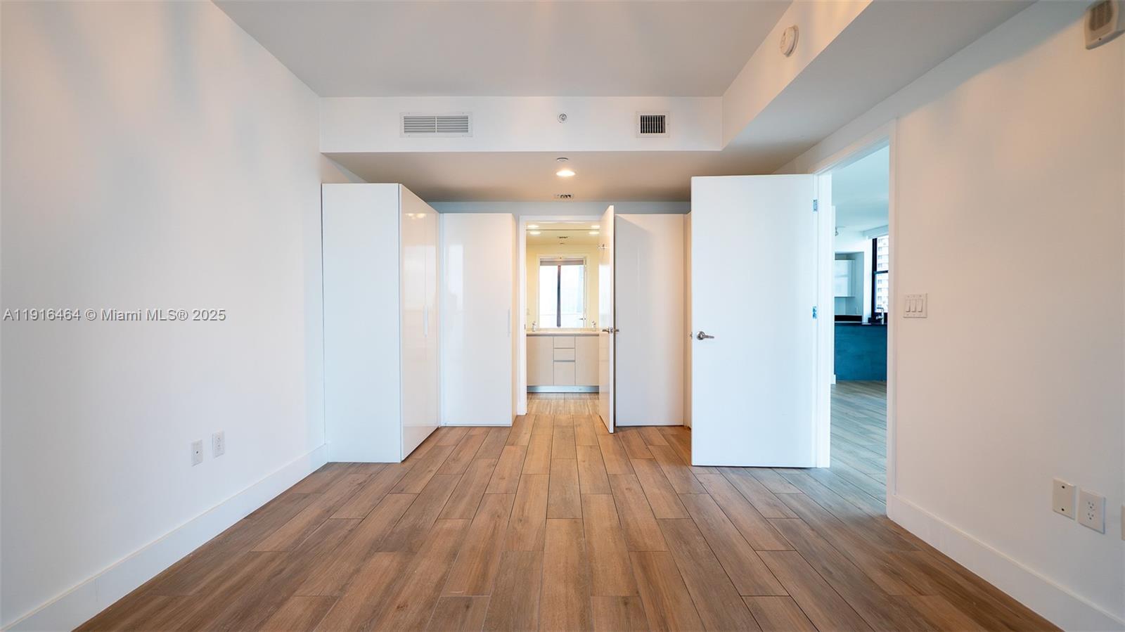 1010 Brickell Ave #2201, Miami FL 33131