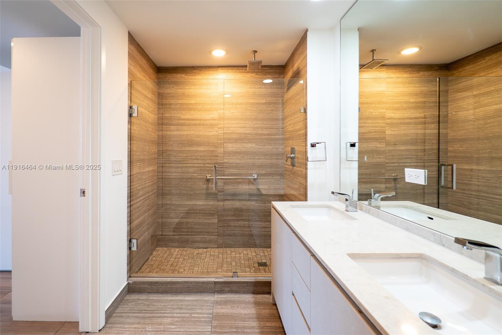 1010 Brickell Ave #2201, Miami FL 33131
