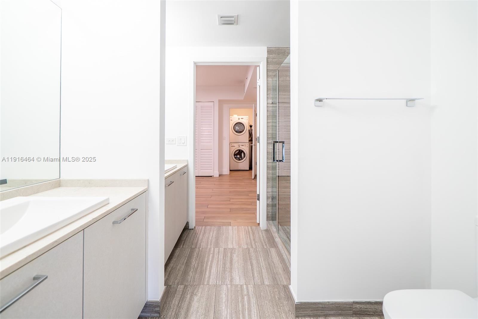 1010 Brickell Ave #2201, Miami FL 33131