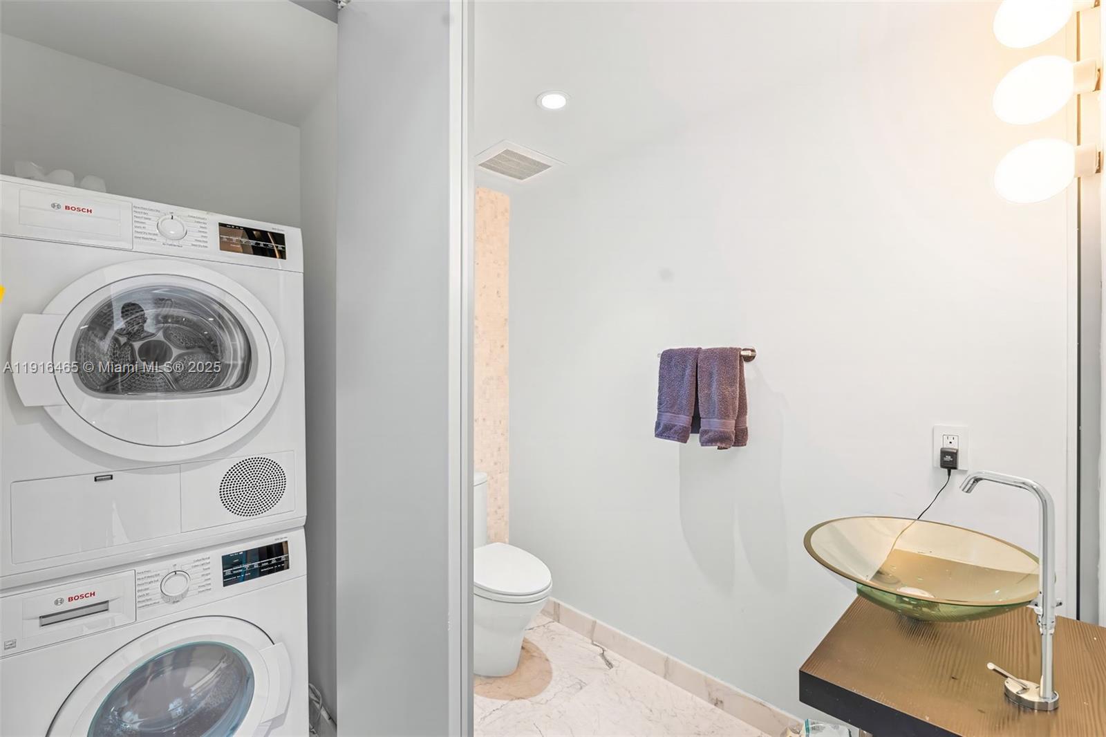 200 Biscayne Boulevard Way #4005, Miami FL 33131