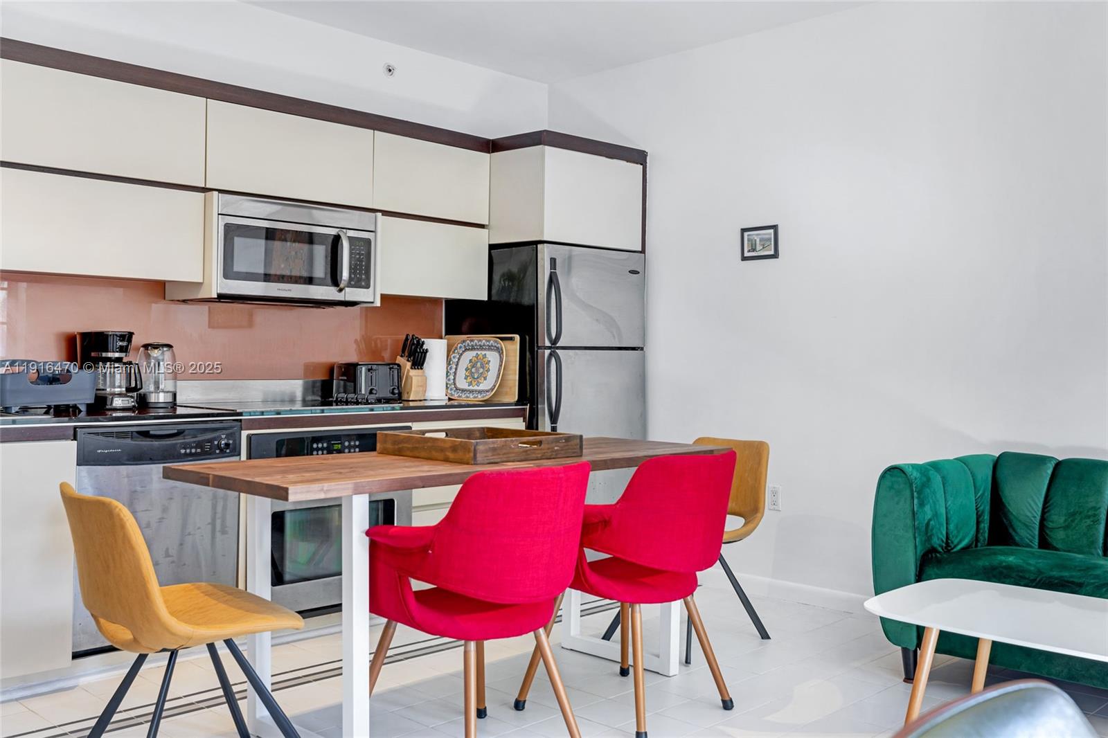 435 21st St #311, Miami Beach FL 33139