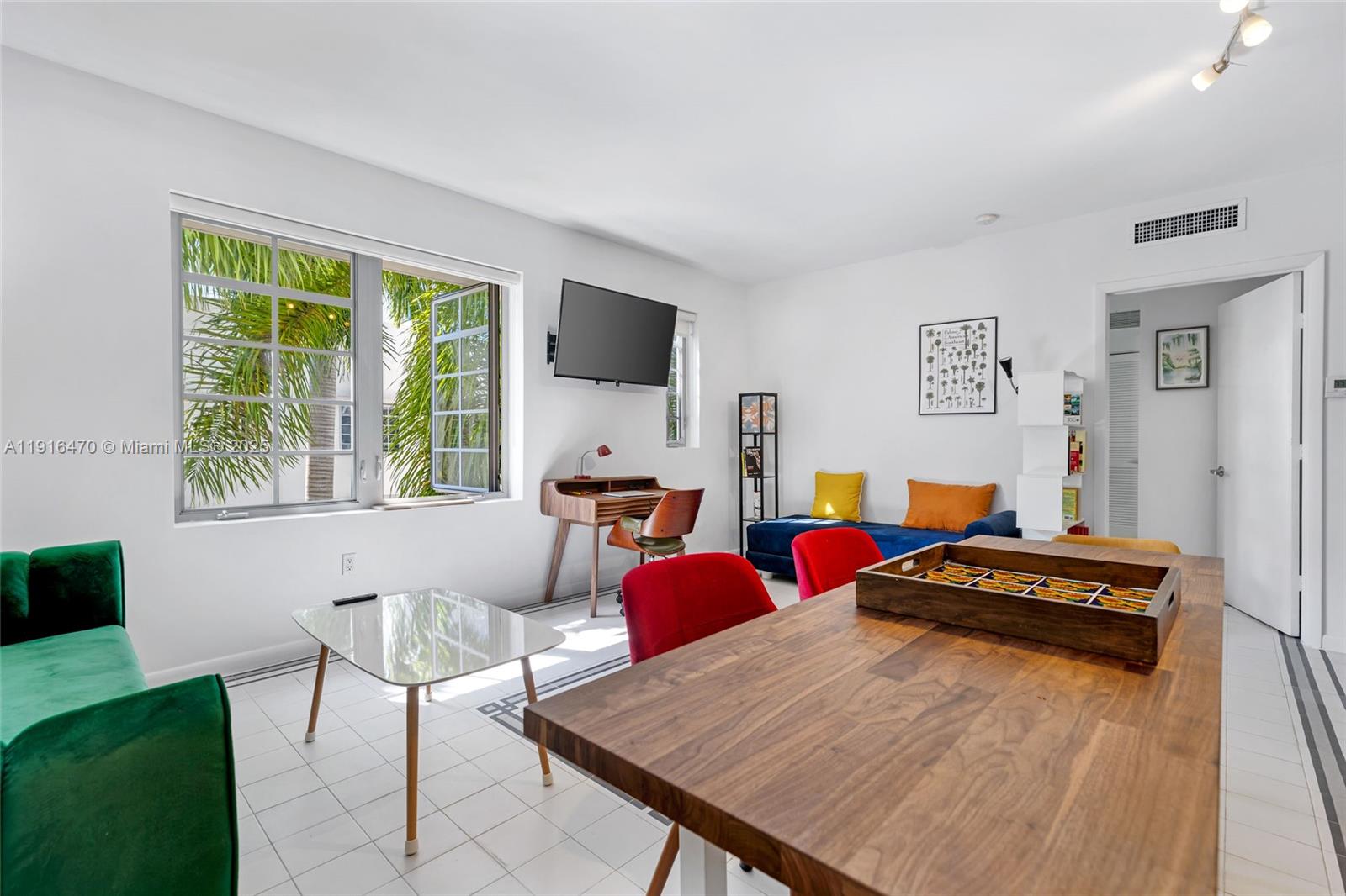 435 21st St #311, Miami Beach FL 33139