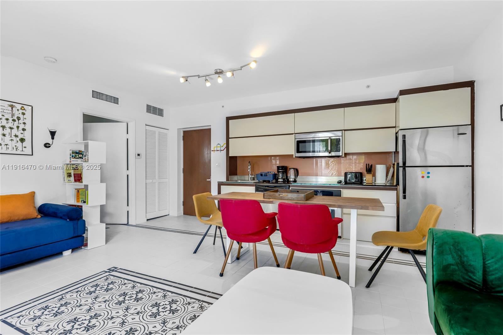 435 21st St #311, Miami Beach FL 33139